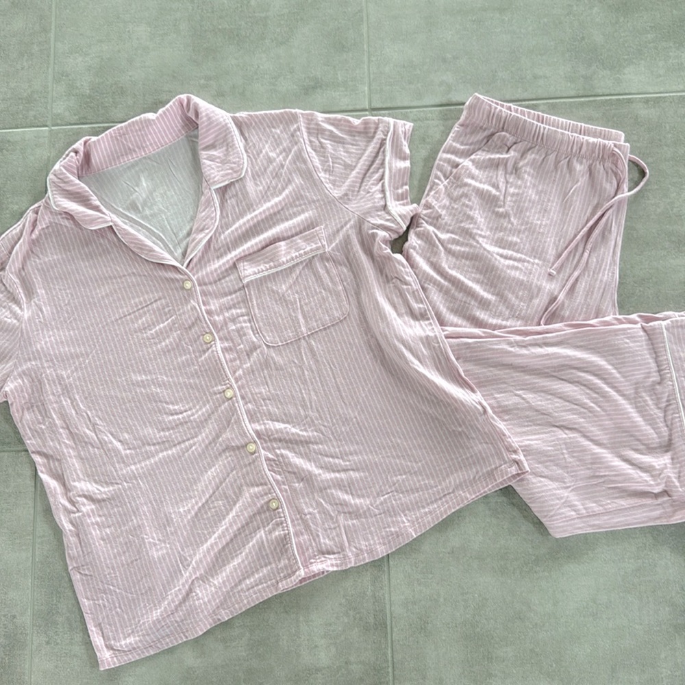 *Gently Worn* Auden Women's Cloud Knit Pink/White Striped Capri Pajama Set - L
